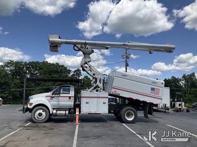 Altec LR760-E70, 75 ft, Over-Center Elevator Bucket Truck