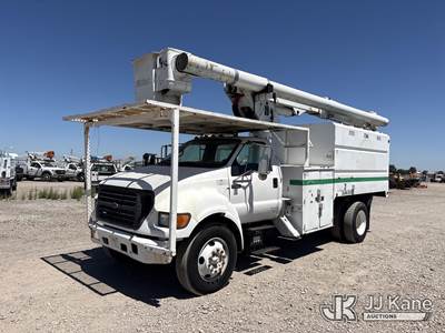 Altec LRV-55, 60 ft, Articulating & Telescopic Bucket Truck