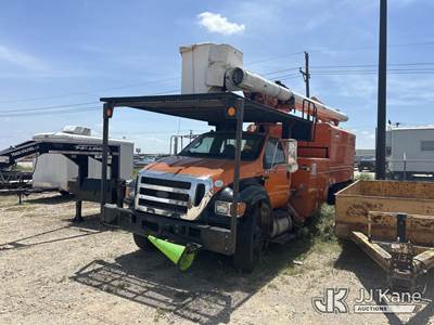 Altec LR760E70, 75 ft, Articulating Material Handling Bucket Truck