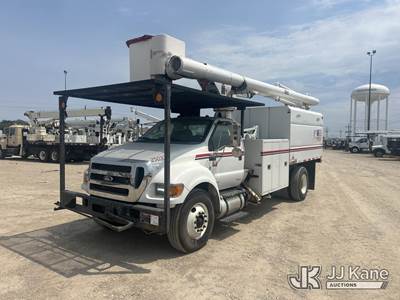 Altec LR760-E70, 75 ft, Over-Center Elevator Bucket Truck