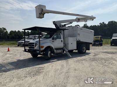 Altec LRV-56, 56 ft, Over-Center Bucket Truck