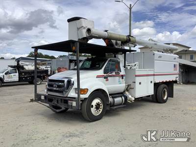 Altec LR760-E70, 75 ft, Over-Center Elevator Bucket Truck