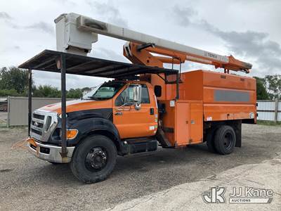 Terex XT55, 60 ft, Over-Center Bucket Truck