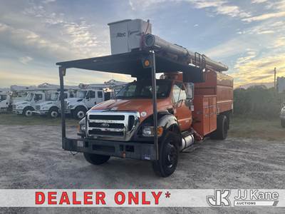 Altec LR760E70, 75 ft, Over-Center Elevator Bucket Truck