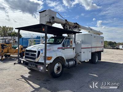 Altec LR760-E70, 75 ft, Over-Center Elevator Bucket Truck