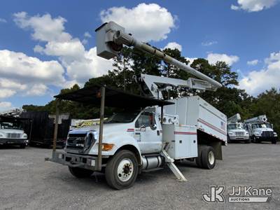 Altec LR760-E70, 75 ft, Over-Center Elevator Bucket Truck