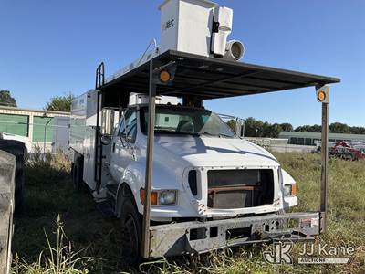 Altec LR756, 61 ft, Over-Center Bucket