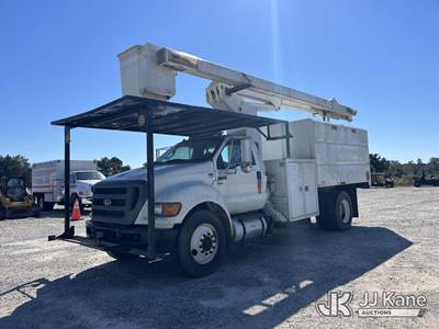 Terex XT55, 60 ft, Over-Center Bucket Truck