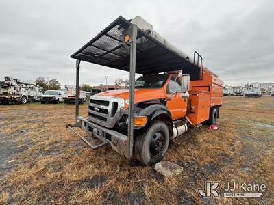 Altec LR760E70, 400 Lb 70 ft, Over-Center Elevator Bucket Truck