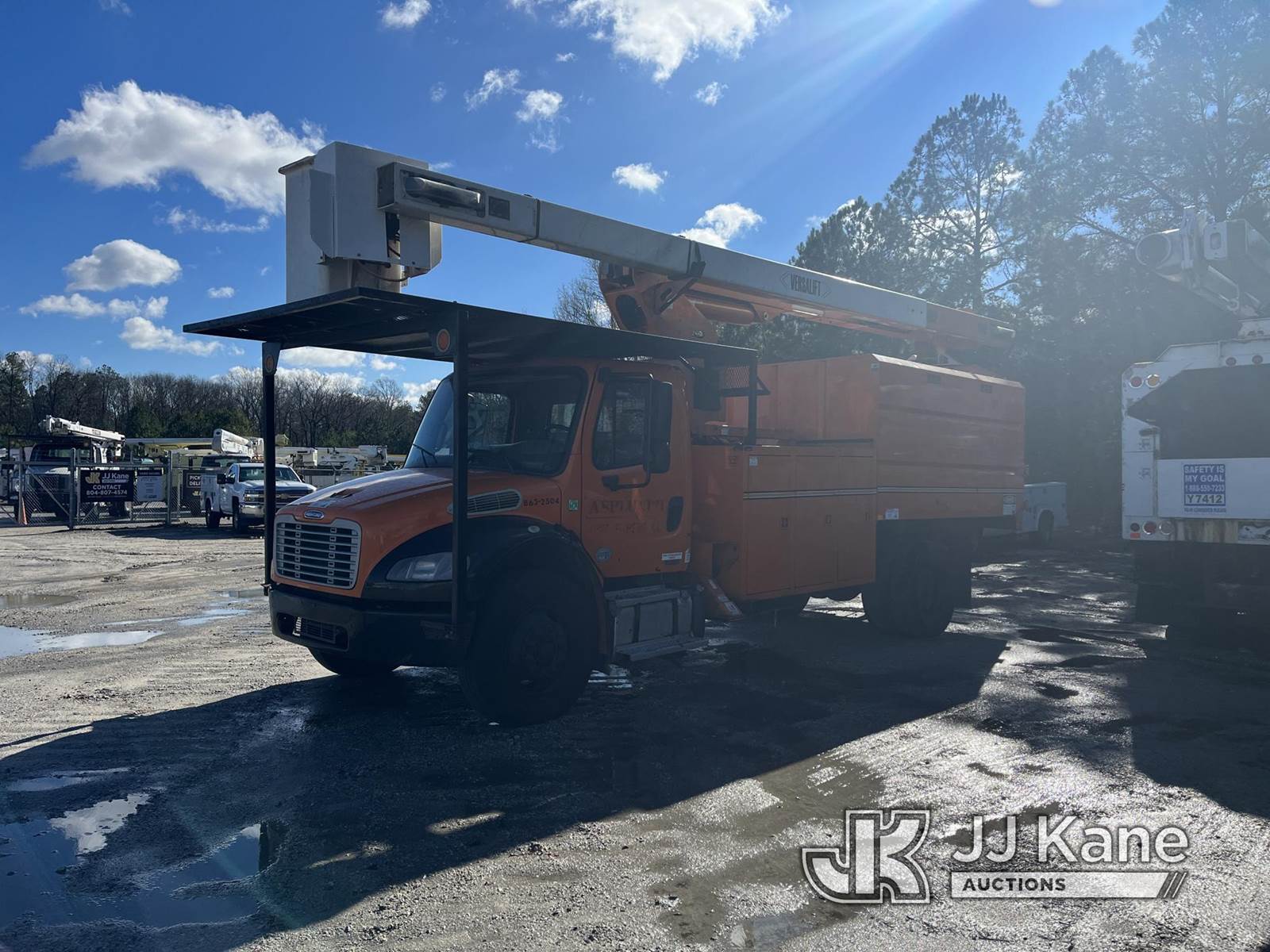 2012 Versalift VO270E, 75 ft, OverCenter Elevator Bucket Truck For Sale, 17,655 Hours Chester