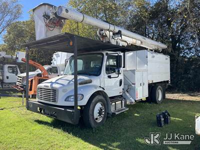 Altec LRV-56, 61 ft, Over-Center Bucket Truck