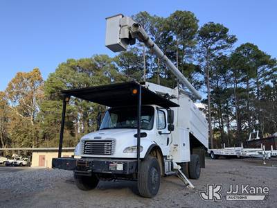 Altec LR756, 61 ft, Over-Center Bucket Truck