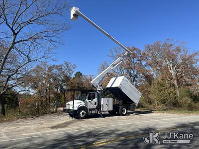 Altec LR756, 60 ft, Over-Center Bucket Truck