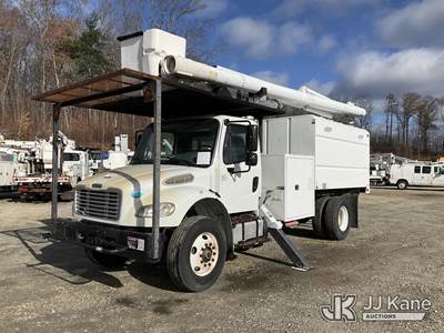 Altec LR756, 61 ft, Over-Center Bucket Truck