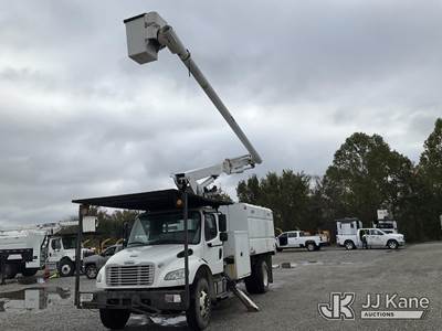Altec LR756, 61 ft, Over-Center Bucket Truck