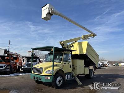 Altec LR760, 65 ft, Over-Center Bucket Truck