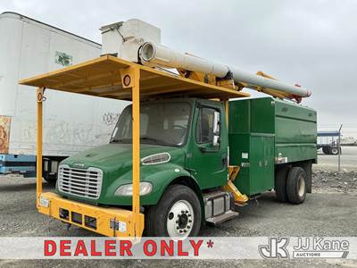 Altec LR756, 61 ft, Over-Center Bucket Truck