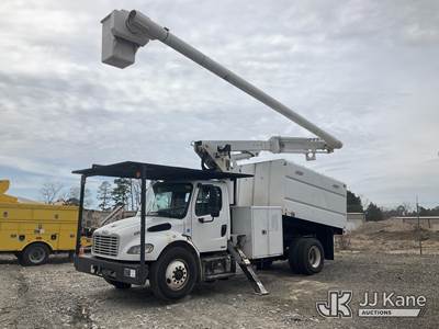 Altec LRV-56, 61 ft, Over-Center Bucket Truck