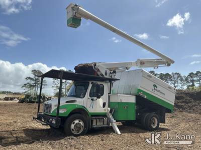 Altec LR756, 61 ft, Over-Center Bucket Truck