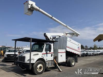 Altec LR758, 63 ft, Over-Center Bucket Truck