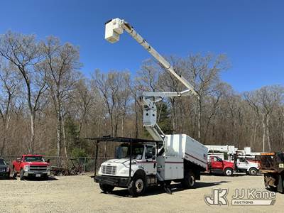 Terex XT PRO 60/70, 75 ft, Over-Center Elevator Bucket Truck