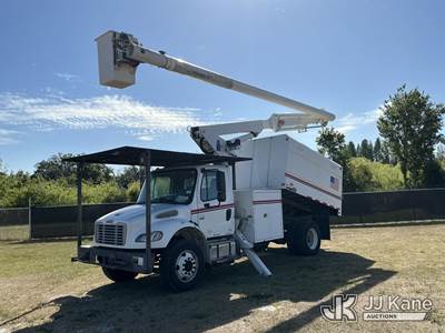 Altec LR758, 63 ft, Over-Center Bucket Truck