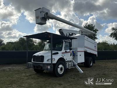 Altec LR758, 63 ft, Over-Center Bucket Truck