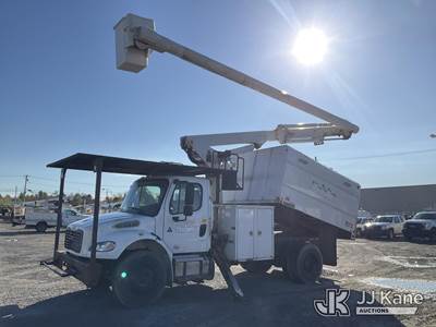 Altec LR756, 61 ft, Over-Center Bucket Truck