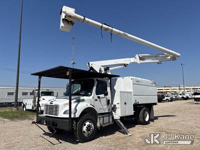 Altec LR756, 61 ft, Over-Center Bucket Truck