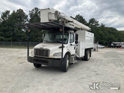 Terex XT PRO 56, 61 ft, Over-Center Bucket Truck