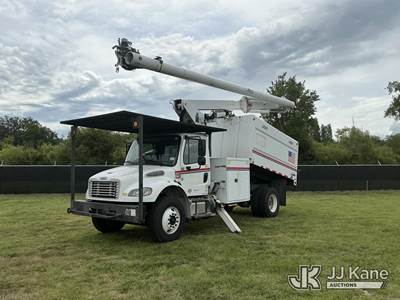 Altec LR758, 63 ft, Over-Center Bucket Truck