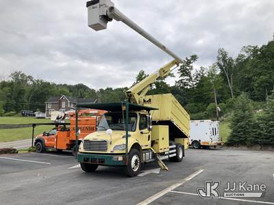 Altec LR760, 65 ft, Over-Center Bucket Truck