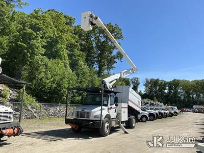 Altec LR758, 63 ft, Over-Center Bucket Truck