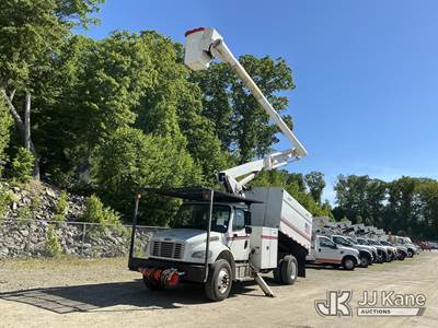 Altec LR756, 61 ft, Over-Center Bucket Truck