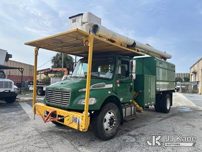 Altec LR756, 61 ft, Over-Center Bucket Truck