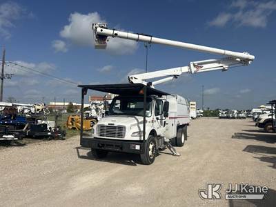 Altec LRV756, 61 ft, Over-Center Bucket Truck