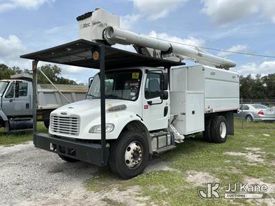Altec LR756, 61 ft, Over-Center Bucket Truck
