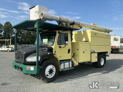 Altec LR760, 65 ft, Over-Center Bucket Truck