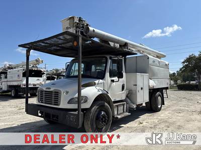 Altec LR756, 61 ft, Over-Center Bucket Truck