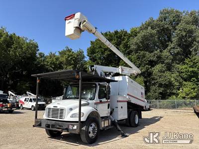Altec LR756, 61 ft, Over-Center Bucket Truck