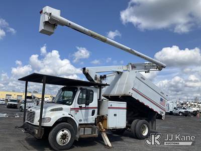 Altec LR758, 63 ft, Over-Center Bucket Truck