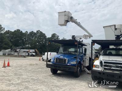 Altec LR758, 63 ft, Over-Center Bucket Truck