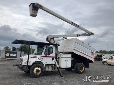 Terex XTPRO 56, 61 ft, Over-Center Bucket Truck