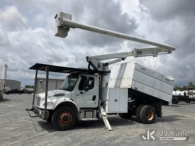 Altec LR756, 61 ft, Over-Center Bucket Truck