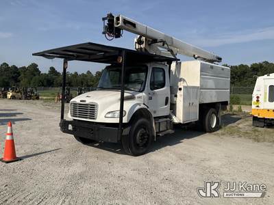 Terex XTPRO56, 61 ft, Over-Center Bucket Truck