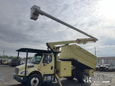 Altec LR760, 65 ft, Over-Center Bucket Truck