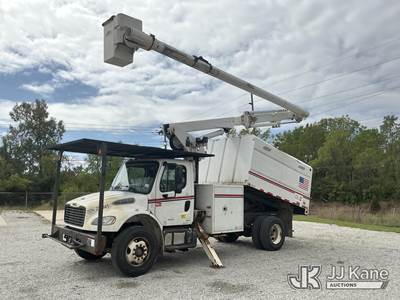 Altec LR756, 61 ft, Over-Center Bucket Truck