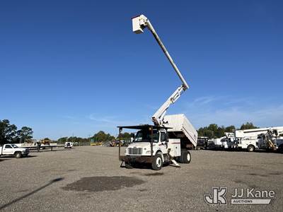 Altec LR756, 61 ft, Over-Center Bucket Truck