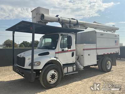 Altec LR756, 61 ft, Over-Center Bucket Truck