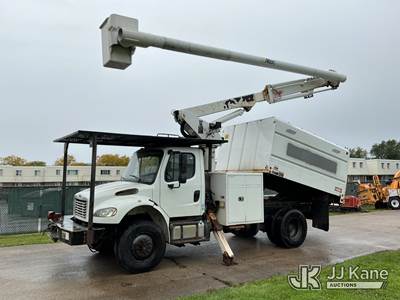 Altec LR756, 61 ft, Over-Center Bucket Truck